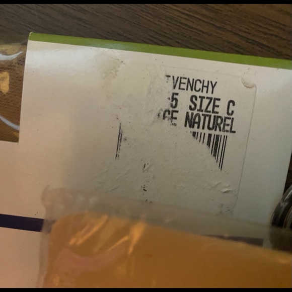 VINTAGE Givenchy Hoisery - Picture 4 of 5